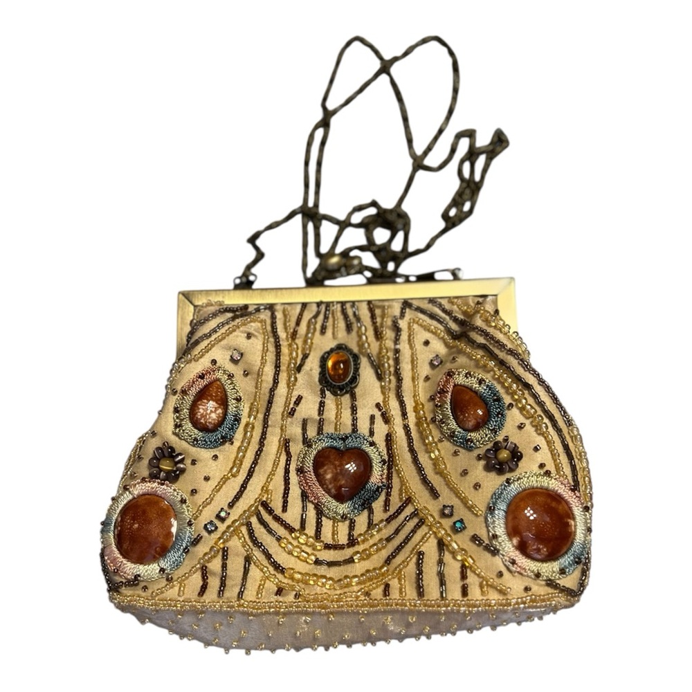 Stephanie Vintage Beaded Heart-Shaped Embellished Clutch - Picture 5 of 10
